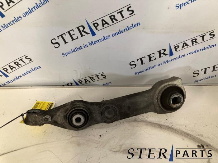 Draagarm links-voor van een Mercedes E-Klasse, Auto-onderdelen, Ophanging en Onderstel, Mercedes-Benz, Gebruikt, 3 maanden garantie