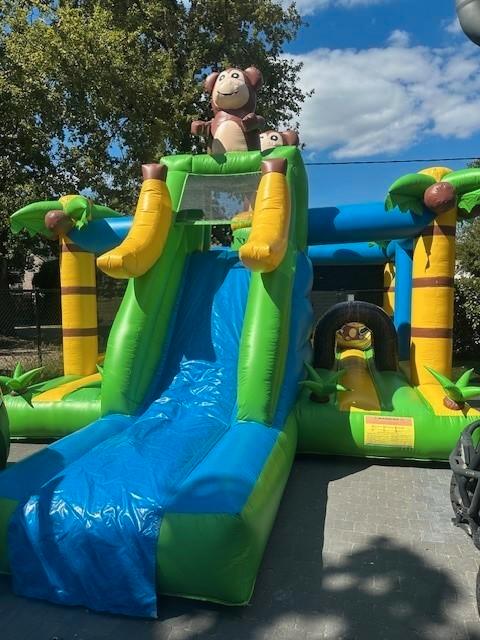 Springkasteel monkey te huur regio Brecht, Hobby & Loisirs créatifs, Articles de fête | Location, Enlèvement