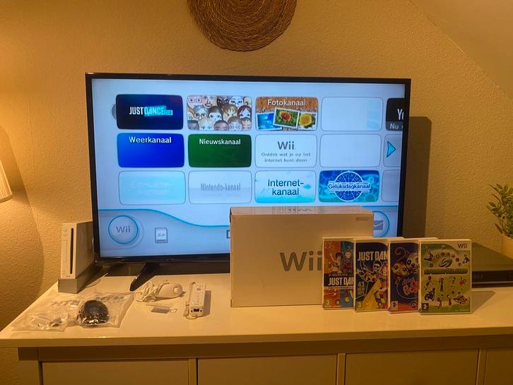 Wii console + 4 games + HDMI converter, Games en Spelcomputers, Games | Nintendo Wii, Zo goed als nieuw, Ophalen