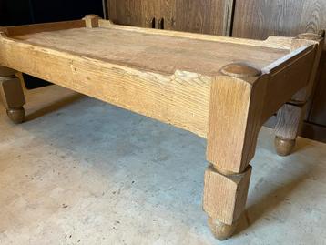 Eiken Salontafel uit de jaren ‘70 beschikbaar voor biedingen
