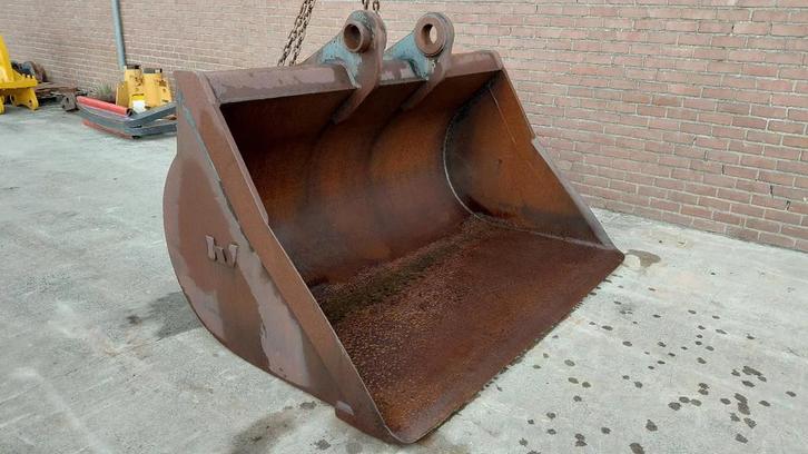 Verachtert cleaning bucket / 110mm pins / Hitachi ZX470 490, Articles professionnels, Machines & Construction | Pièces