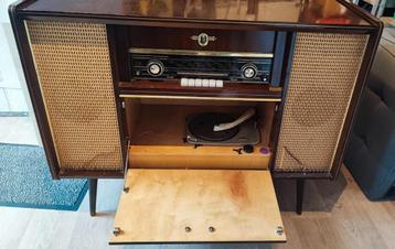 Antiek radio's en tv