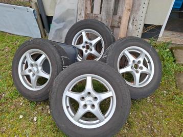 Velgen met winterbanden.  16inch 5x114 beschikbaar voor biedingen