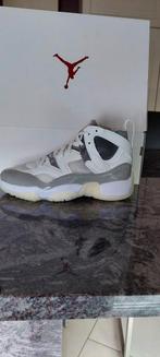 Wmns jumpman two trey grijs nieuw maat 38.5, Sport en Fitness, Ophalen, Zo goed als nieuw