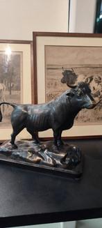 Zeer mooie bronzen stier met 2 tekeningen van de kunstenaar, Antiek en Kunst, Kunst | Beelden en Houtsnijwerken, Ophalen of Verzenden