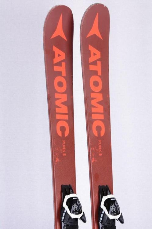 Skis acrobatiques 150 ; 160 cm ATOMIC PUNX 5, rouges, TWINTI, Sports & Fitness, Ski & Ski de fond, Utilisé, Skis, Atomic, Carving