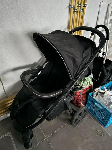 Buggy zwart liggen en zitten” beschikbaar voor biedingen