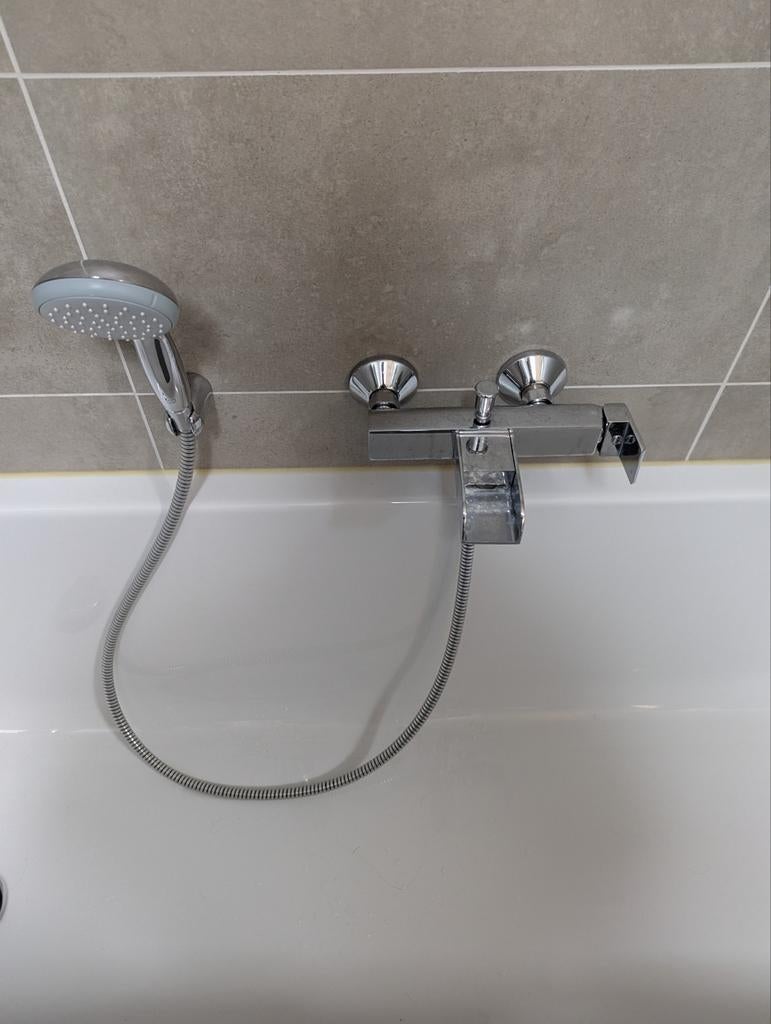 Bad douche mengkraan, Enlèvement