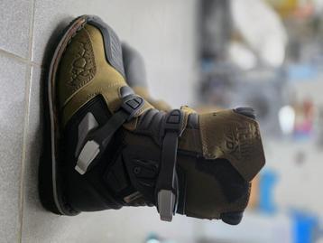 Bottes moto trail  beschikbaar voor biedingen