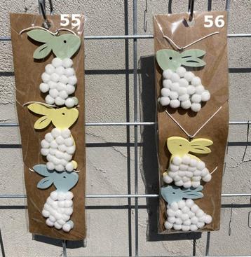 HOUT DECO HANGER NR 55-56 PASTEL HAASJES MET PLUCHE 3 stuks 