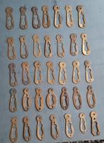 35 rosaces à clés artisanales en laiton - Angleterre antique, Enlèvement ou Envoi, Cuivre