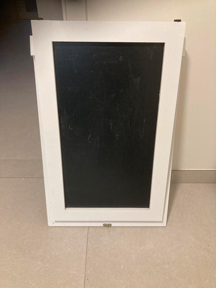 Inklapbaar wandbureau met opbergvakken, prikbord + krijtbord, Huis en Inrichting, Bureaus, Gebruikt, Bureau, Ophalen