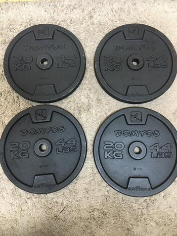 4x 20kg domyos gewichtschijven disponible aux enchères