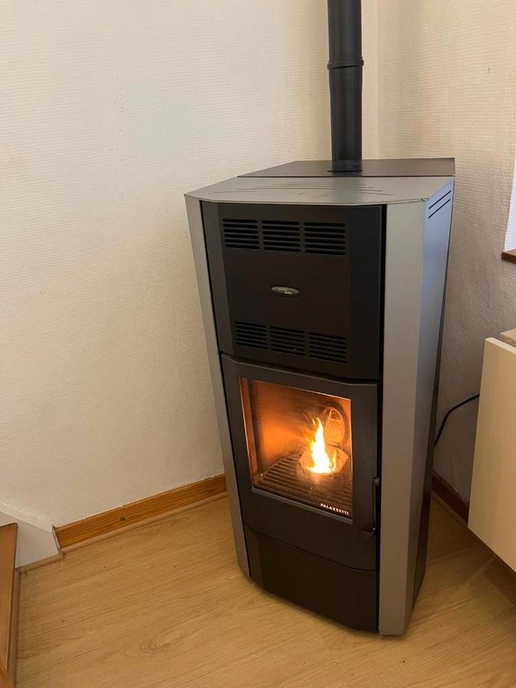 Poêle a pellets/granulés, Maison & Meubles, Poêles, Utilisé, Autoportant, Poêle à granulés, Autres carburants, Enlèvement