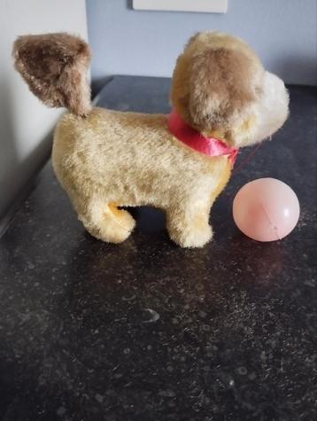 Chien à remontage mécanique ancien avec balle, Enlèvement ou Envoi