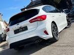 Ford Focus 1.0 EcoBoost ST-Line * LED + GPS + CAMERA *, Auto's, Stof, Gebruikt, Wit, Bedrijf