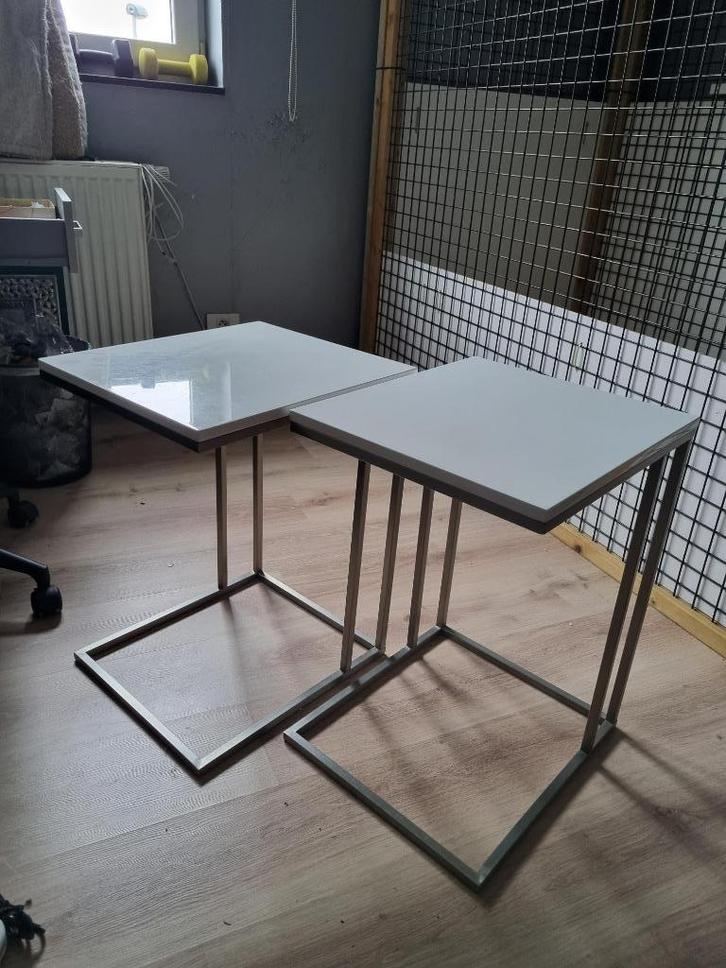 2 moderne bijzettafeltjes - wit gelakt/inox, Huis en Inrichting, Tafels | Bijzettafels, Zo goed als nieuw, Rechthoekig, 45 tot 60 cm