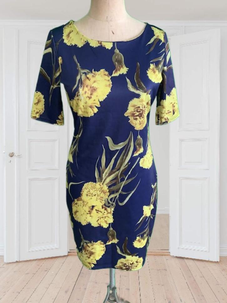 Jurkje maat medium, Kleding | Dames, Jurken, Zo goed als nieuw, Maat 38/40 (M), Verzenden