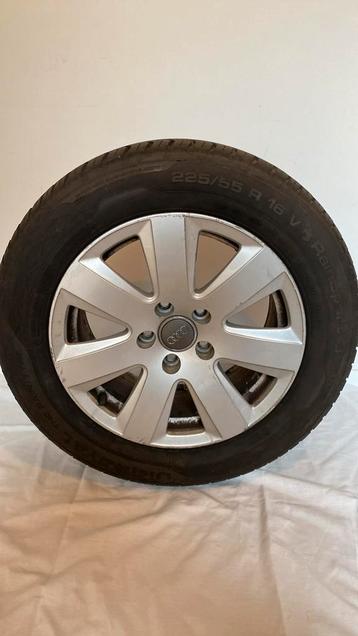 Origenele Audi A6 velg met regenband beschikbaar voor biedingen