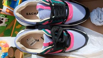 Hippe sneaker sacha maat 42 nieuw in verpakking beschikbaar voor biedingen