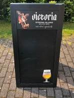 Dubbelzijdig krijtbord Victoria - 111 cm x 58 cm, Verzamelen, Biermerken, Reclamebord, Plaat of Schild, Gebruikt, Ophalen of Verzenden