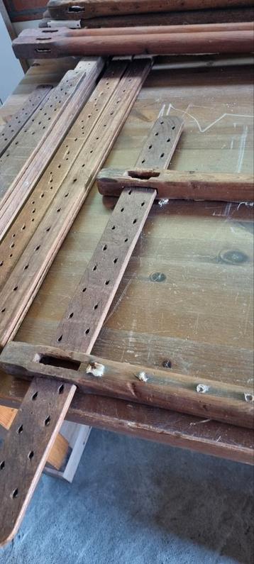 borduurramen in hout, 19de eeuw, antiek. beschikbaar voor biedingen