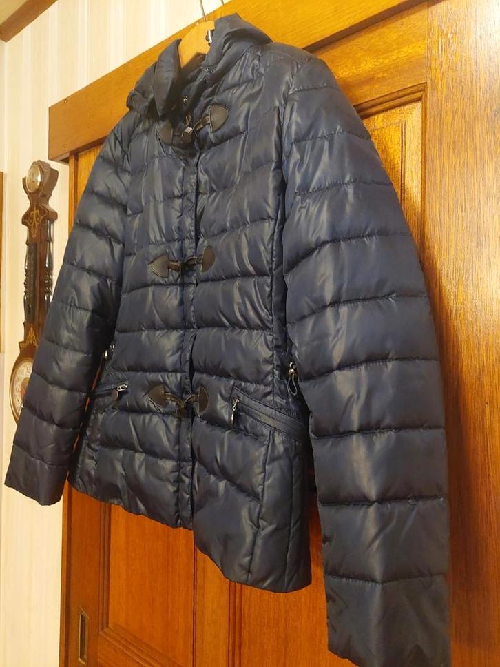 Modieuze donsmantel maat medium, Kleding | Dames, Jassen | Winter, Zo goed als nieuw, Ophalen of Verzenden