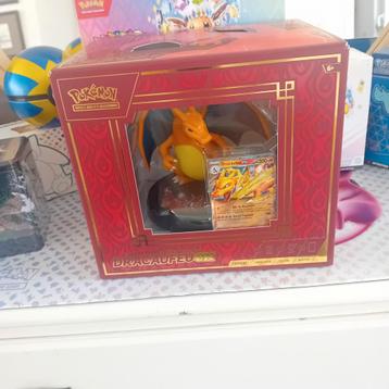 Verzegelde Charizard-doos  beschikbaar voor biedingen
