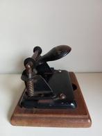 OUDE PERFORATOR, Antiek en Kunst, Ophalen of Verzenden