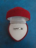 Bague - couleur argentée - pétales de fleurs (NOUVEAU), Bijoux, Sacs & Beauté, Bagues, Enlèvement ou Envoi, Fer ou Acier, Plus petit que 17