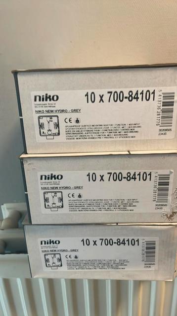 Niko Hydro opbouw douzen met 1 ingang 30 stuks beschikbaar voor biedingen