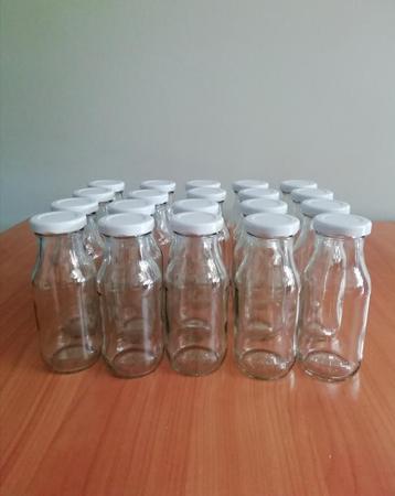 20 glazen flessen met dop van 200 ml beschikbaar voor biedingen