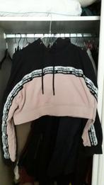 Sweat crop top Adidas  Authentique.taille M .10 euros., Comme neuf