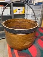 Oude koperen ketel met hangarm., Antiek en Kunst, Ophalen, Koper