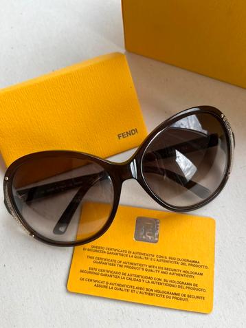 Lunettes solaires Fendi, Autres marques, Enlèvement ou Envoi, Comme neuf, Brun