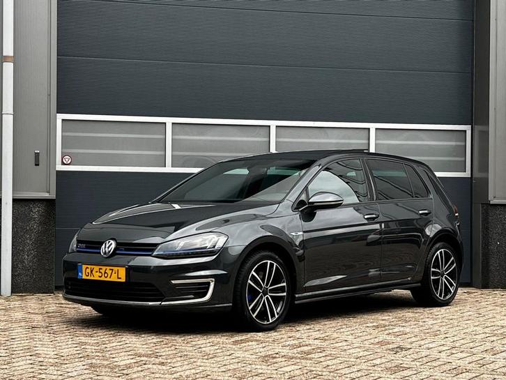 Volkswagen Golf 1.4 TSI GTE bj.2015 Pano|NL auto|Navi|PDC|Na, Auto's, Volkswagen, Golf, ABS, Adaptive Cruise Control, Airbags