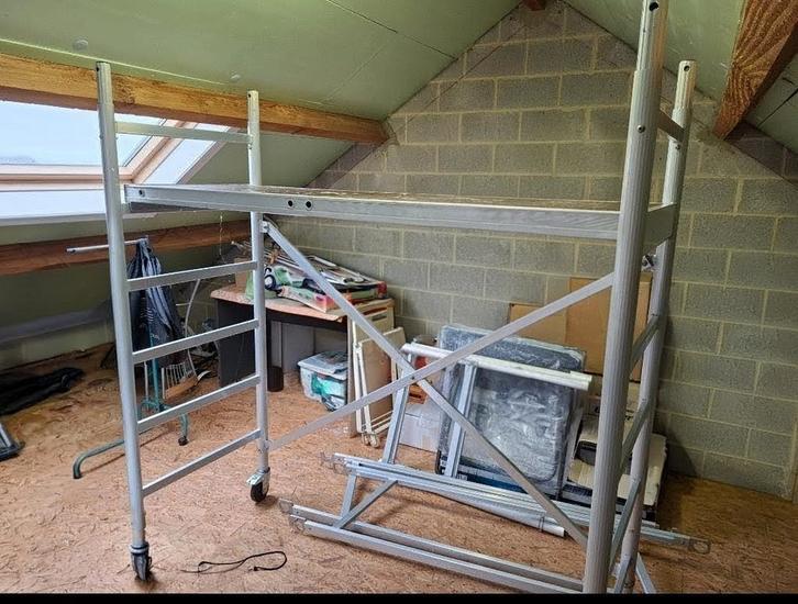 Échafaudage roulant alu PRO – complet avec allonges, Doe-het-zelf en Bouw, Steigers, Zo goed als nieuw, Rolsteiger of Kamersteiger