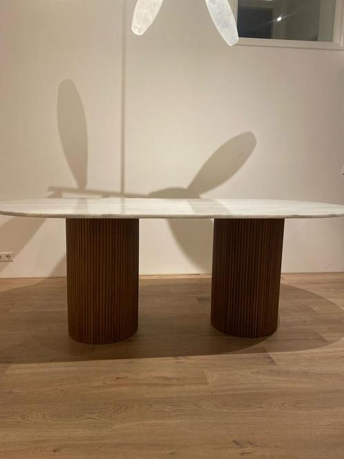 Exclusieve Marmeren Eettafel, Huis en Inrichting, Tafels | Eettafels, Nieuw, 50 tot 100 cm, 200 cm of meer, Vijf personen of meer
