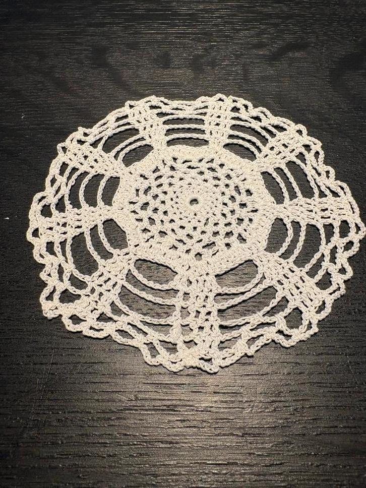 Gehaakt tafelkleed, Antiek en Kunst, Antiek | Tapijten, Tafelkleden en Textiel, Ophalen