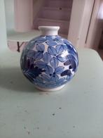 Blauw/ wit vaasje, Huis en Inrichting, Woonaccessoires | Vazen, Ophalen of Verzenden, Gebruikt, Blauw