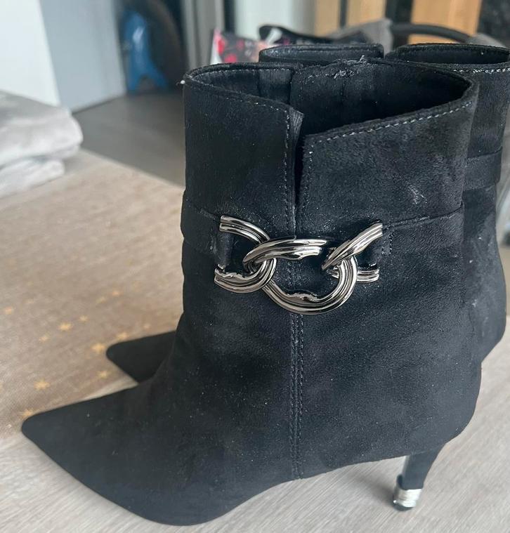 Enkellaarsjes/ zwart/ maat 39/ €15, Kleding | Dames, Schoenen, Zo goed als nieuw, Zwart, Ophalen of Verzenden