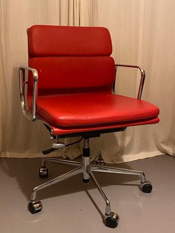 Eames stijl retro bureaustoel beschikbaar voor biedingen