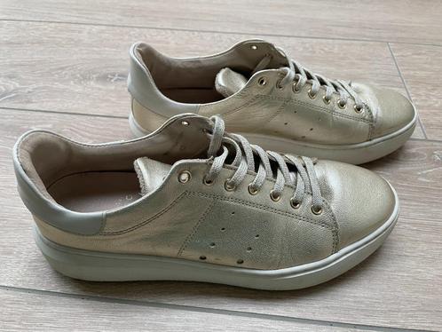 Goudkleurige sneakers Tango (maat 42), Kleding | Dames, Schoenen, Gedragen, Sneakers, Overige kleuren, Ophalen of Verzenden