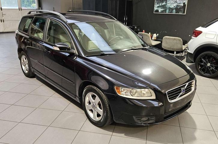 Volvo V50 V50 1.6 D MOMENTUM,CUIR,AIRCO,CRUISE CONTROL,JA 15, Auto's, Volvo, Te koop, V50, ABS, Airbags, Airconditioning, Boordcomputer