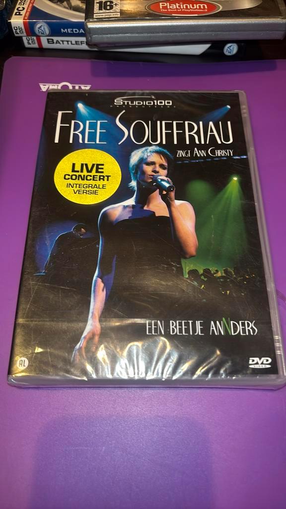 SEALD/NIEUWSTAAT DVD FREE SOFFRIAU/ZINGT ANN CHRISTY LIVE !, Cd's en Dvd's, Dvd's | Muziek en Concerten, Ophalen of Verzenden