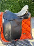 Selle de dressage - Bates - Isabelle wertz, Dieren en Toebehoren, Paarden en Pony's | Zadels, Ophalen, Gebruikt, Dressuur