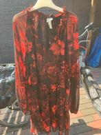 Gebloemd kleedje mt 34, Ophalen, Gedragen