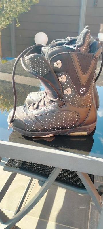 Dames snowboard boots van het merk BURTON beschikbaar voor biedingen