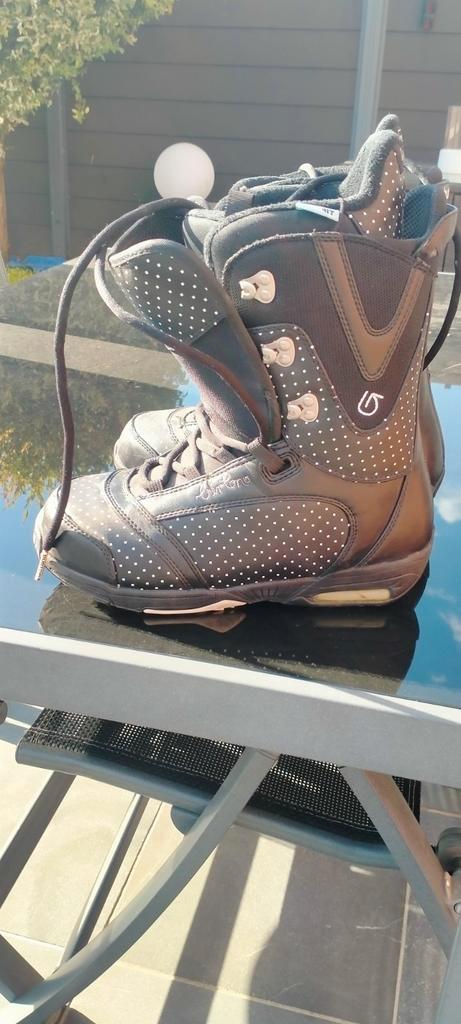 Dames snowboard boots van het merk BURTON, Sport en Fitness, Snowboarden, Zo goed als nieuw, Ophalen