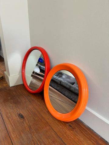 Set van 2 Vintage Space Age Wandspiegels - Early Seventies beschikbaar voor biedingen